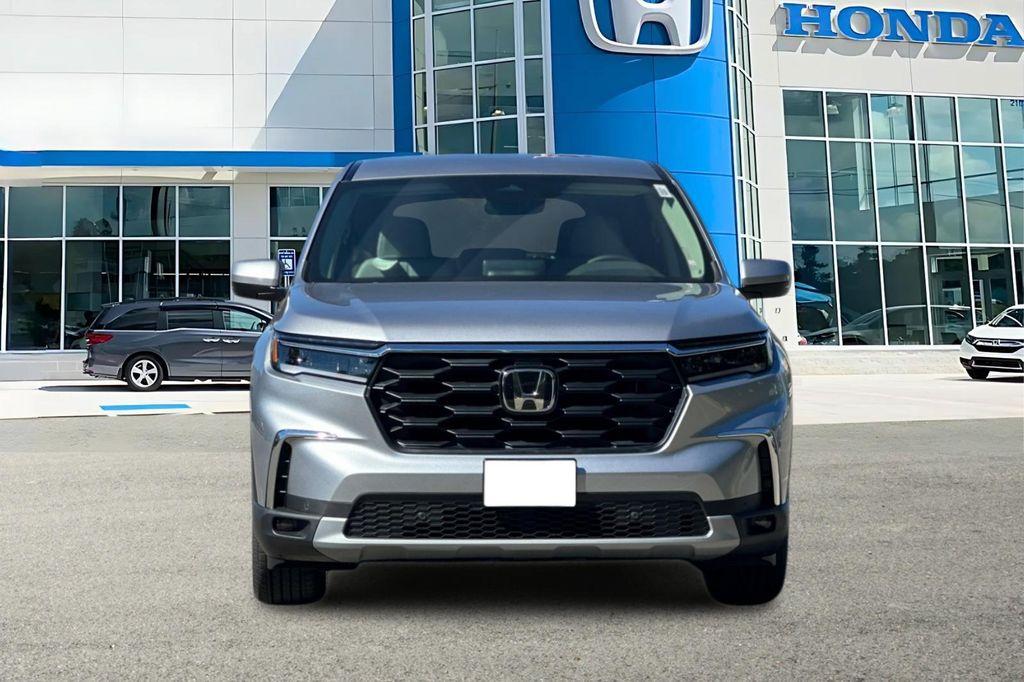 new 2025 Honda Pilot car, priced at $47,050
