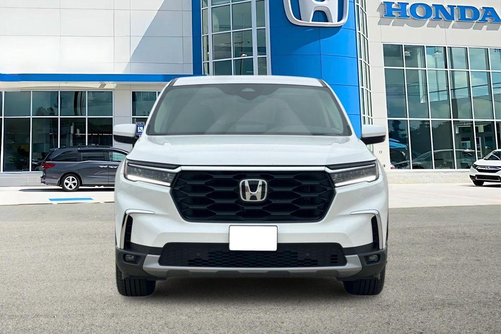 new 2025 Honda Pilot car, priced at $47,550