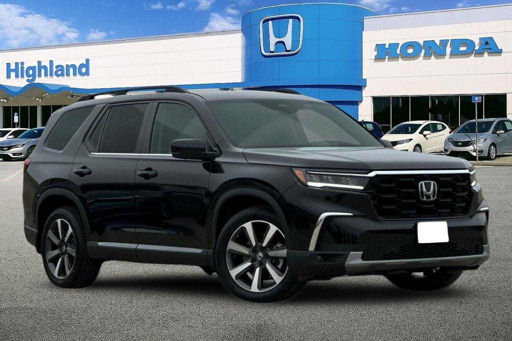 new 2025 Honda Pilot car, priced at $54,530
