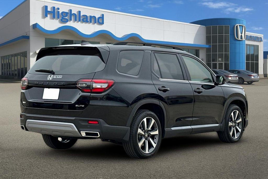 new 2025 Honda Pilot car, priced at $54,530