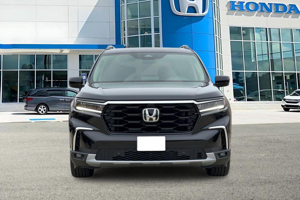 new 2025 Honda Pilot car, priced at $54,530