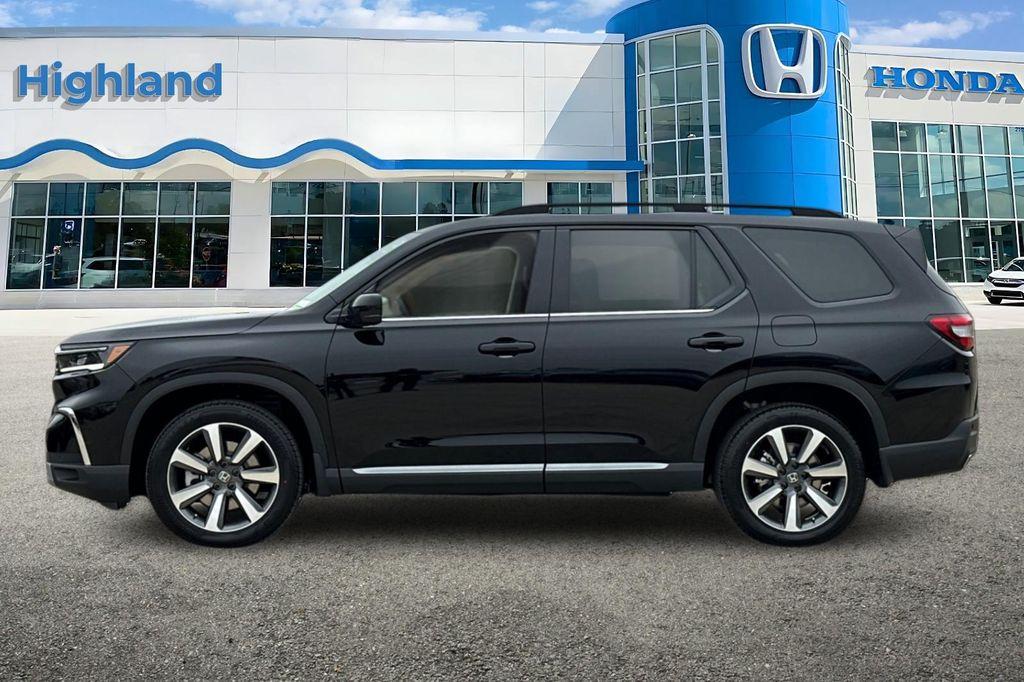 new 2025 Honda Pilot car, priced at $54,530