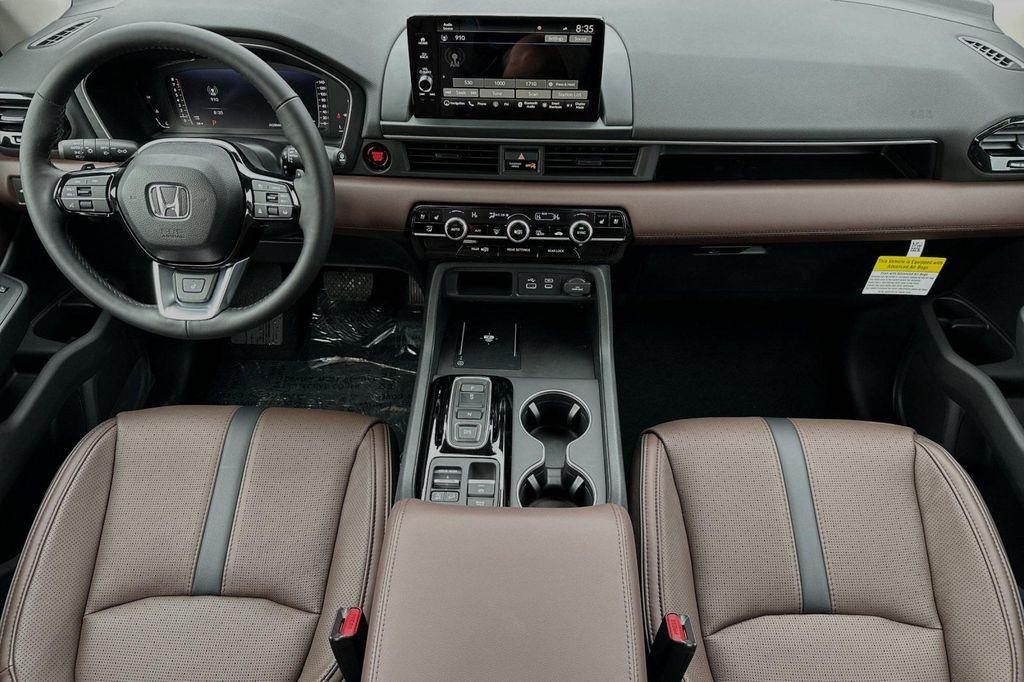 new 2025 Honda Pilot car, priced at $54,530