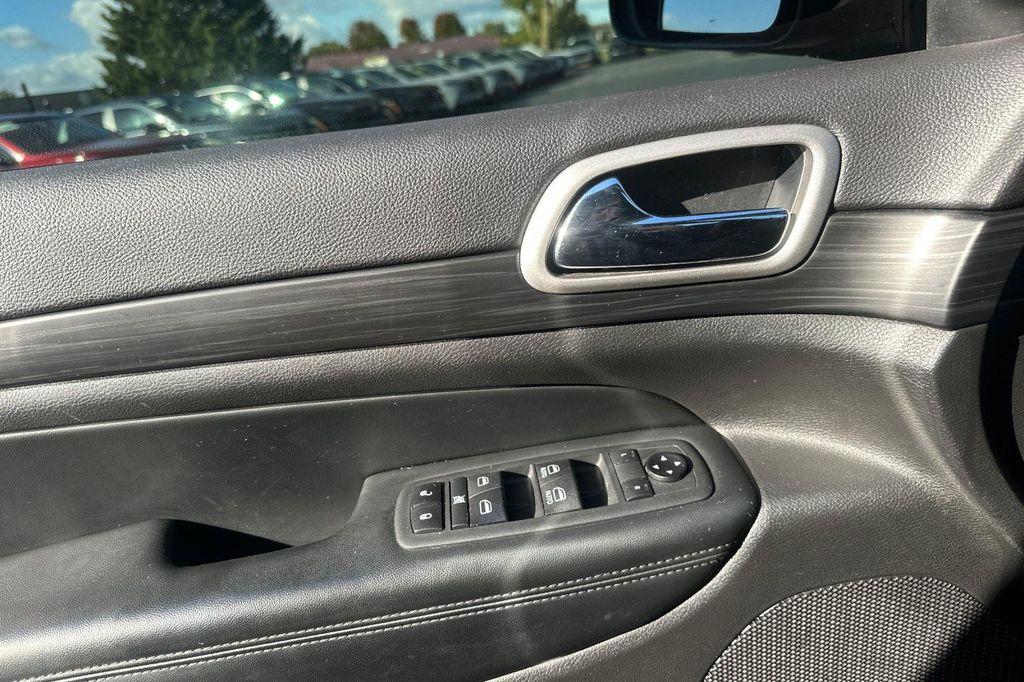 used 2020 Jeep Grand Cherokee car, priced at $23,900