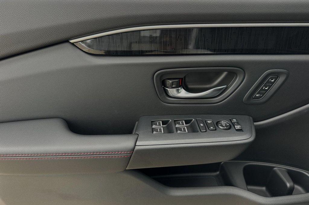 new 2025 Honda Pilot car, priced at $55,035