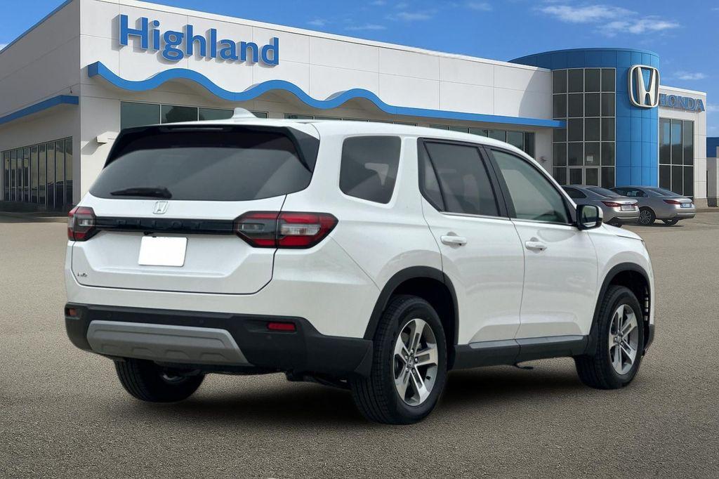 new 2025 Honda Pilot car, priced at $47,505
