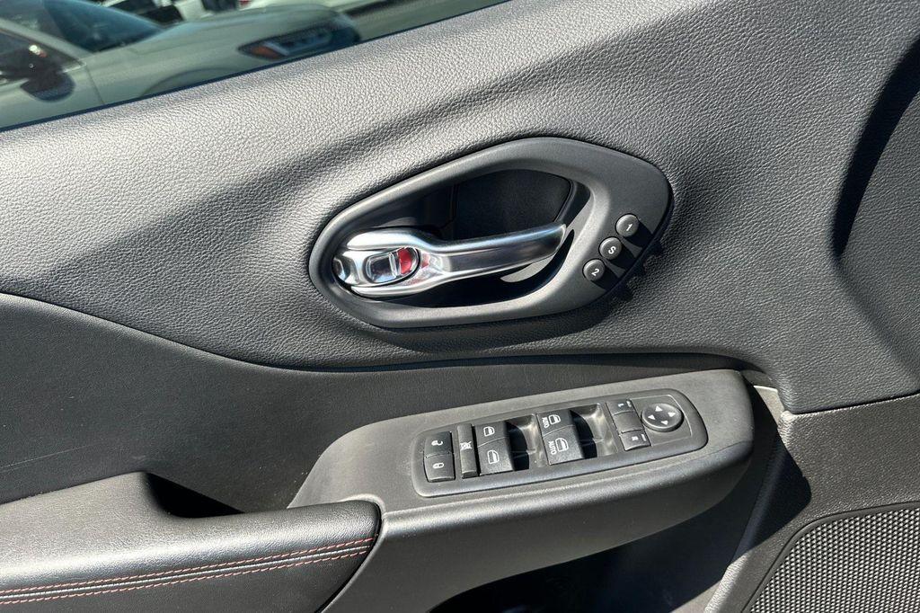 used 2019 Jeep Cherokee car, priced at $19,877
