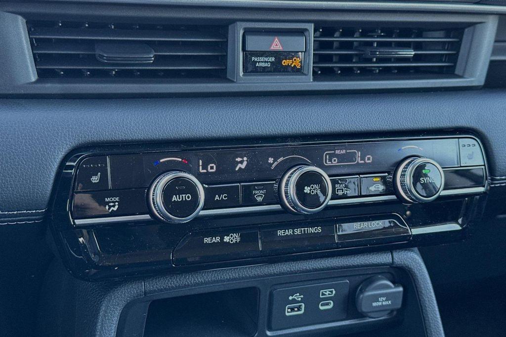 new 2025 Honda Pilot car, priced at $47,505