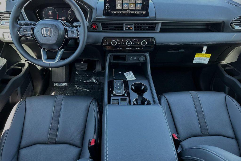 new 2025 Honda Pilot car, priced at $47,505