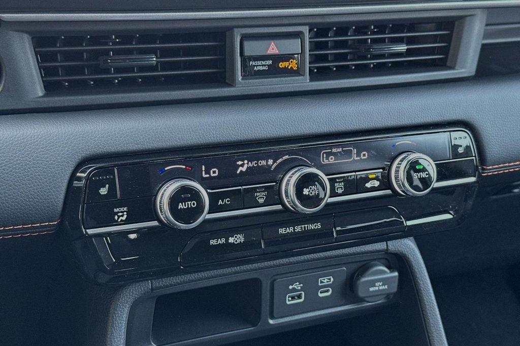 new 2025 Honda Pilot car, priced at $42,755