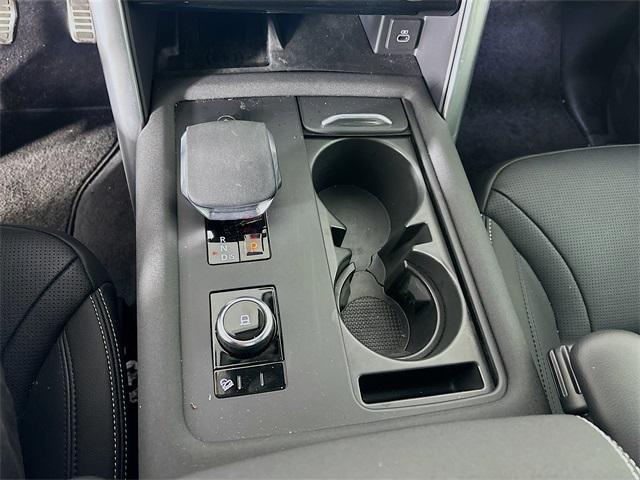used 2024 Land Rover Discovery car, priced at $59,995