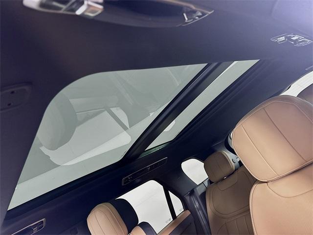 new 2025 Land Rover Range Rover Sport car, priced at $104,380