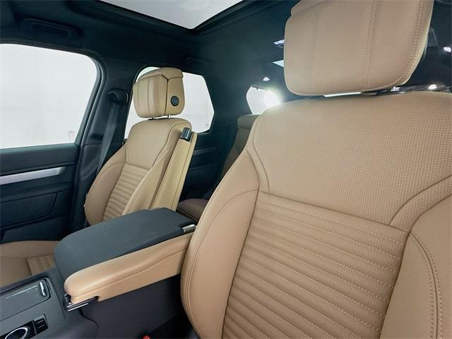new 2025 Land Rover Discovery car, priced at $69,925
