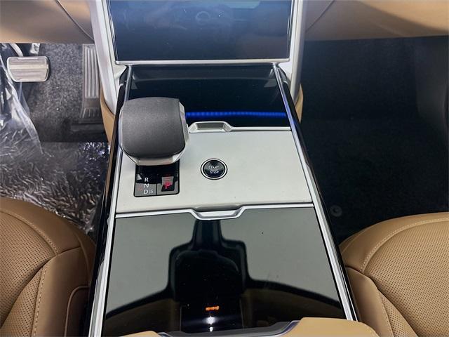 new 2025 Land Rover Range Rover car, priced at $133,385