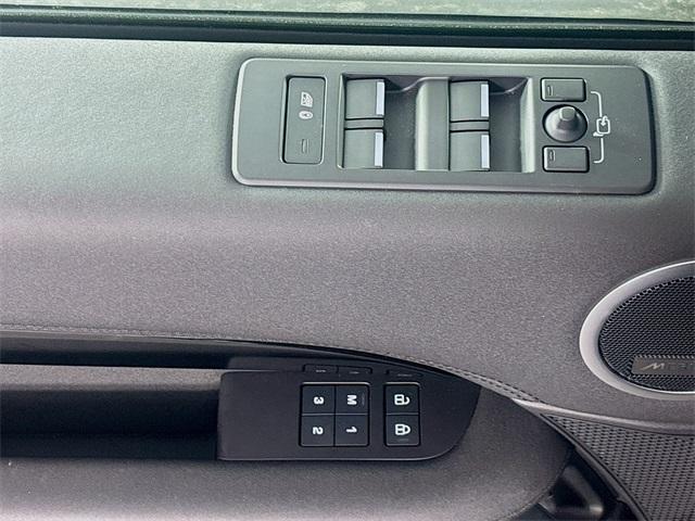 used 2024 Land Rover Discovery car, priced at $53,995