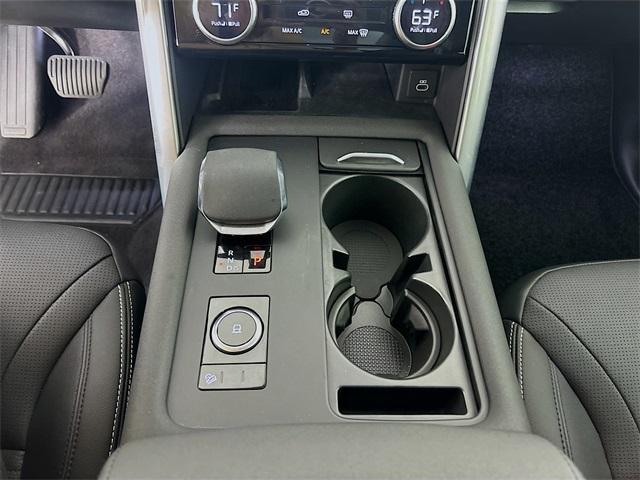 used 2024 Land Rover Discovery car, priced at $53,995