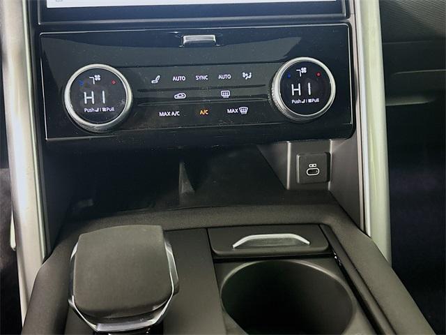 used 2024 Land Rover Discovery car, priced at $58,995