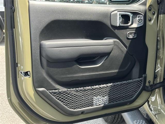 new 2025 Jeep Gladiator car, priced at $52,433
