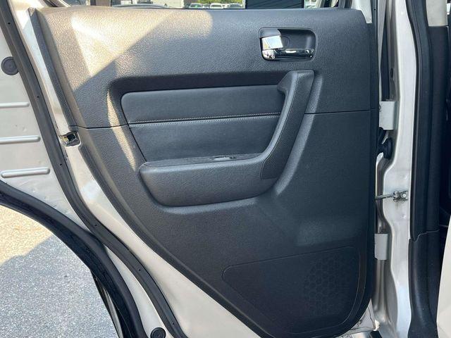 used 2006 Hummer H3 car, priced at $10,500