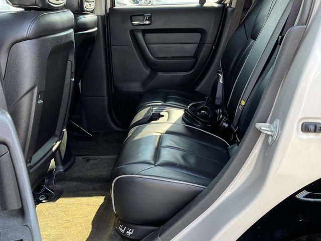 used 2006 Hummer H3 car, priced at $10,500