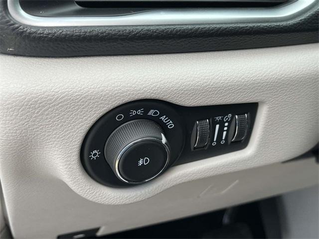 used 2024 Chrysler Pacifica car, priced at $36,211