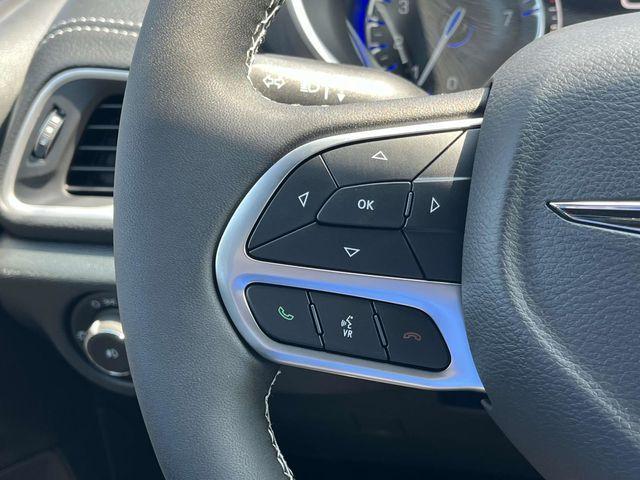 new 2025 Chrysler Pacifica car, priced at $39,443