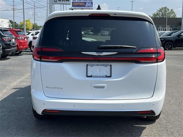 new 2025 Chrysler Pacifica car, priced at $42,532