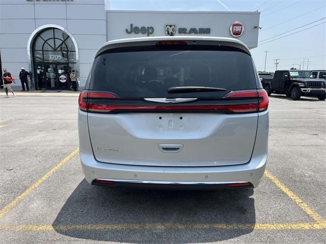 used 2024 Chrysler Pacifica car, priced at $33,000