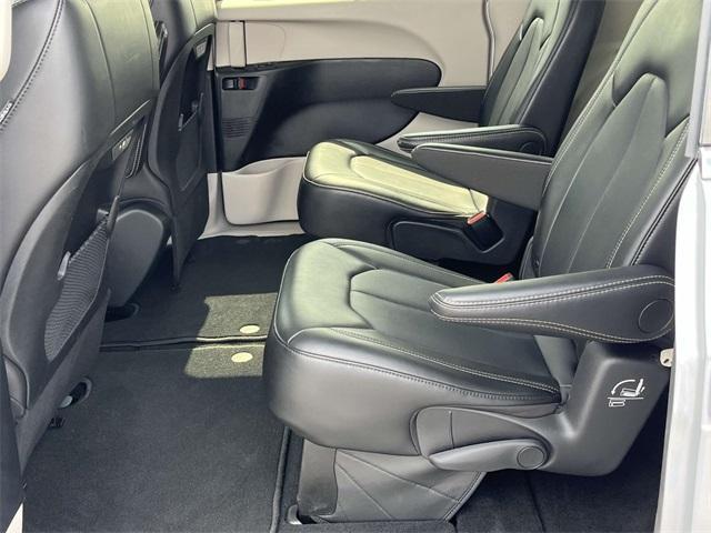 used 2024 Chrysler Pacifica car, priced at $30,407