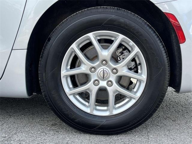 used 2024 Chrysler Pacifica car, priced at $30,407