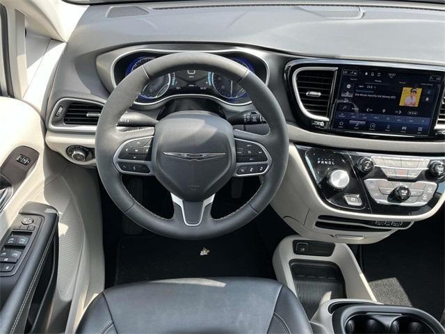 used 2024 Chrysler Pacifica car, priced at $30,407