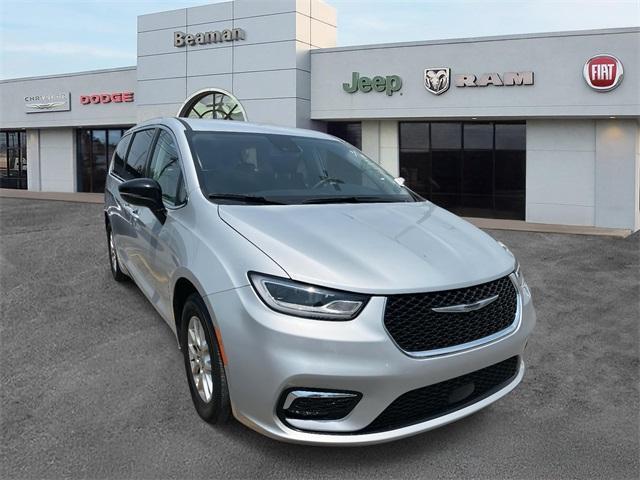 used 2024 Chrysler Pacifica car, priced at $33,000