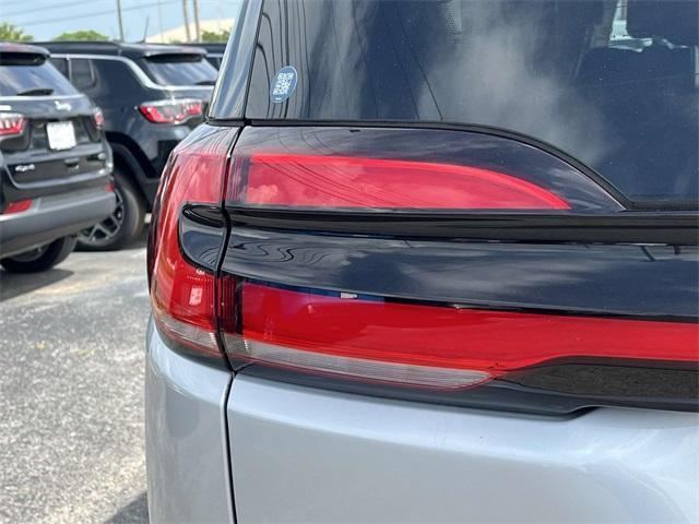 used 2024 Chrysler Pacifica car, priced at $30,407