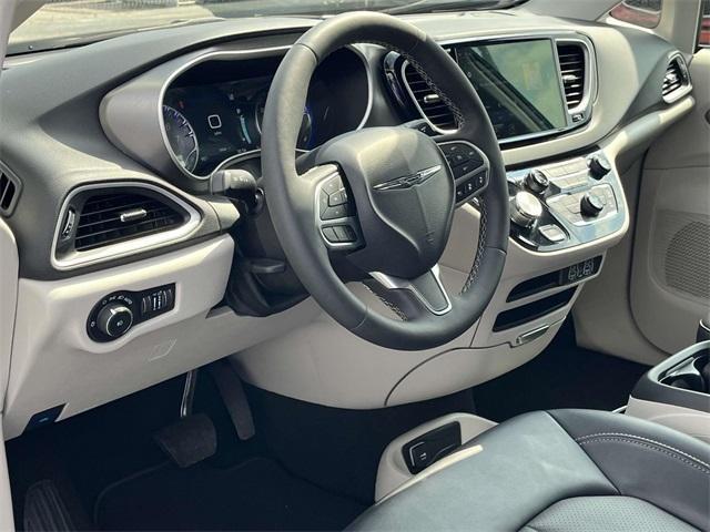 used 2024 Chrysler Pacifica car, priced at $30,407