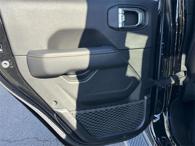 used 2022 Jeep Gladiator car, priced at $35,000