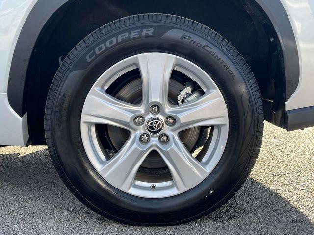 used 2023 Toyota Highlander car, priced at $31,300