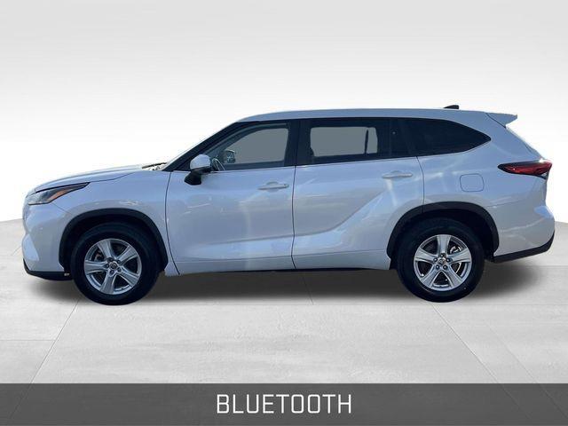 used 2023 Toyota Highlander car, priced at $31,300