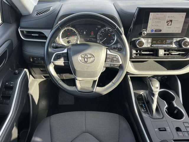 used 2023 Toyota Highlander car, priced at $31,300