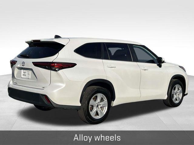used 2023 Toyota Highlander car, priced at $31,300