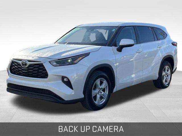 used 2023 Toyota Highlander car, priced at $31,300