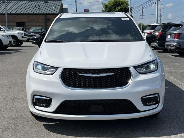new 2025 Chrysler Pacifica car, priced at $44,717