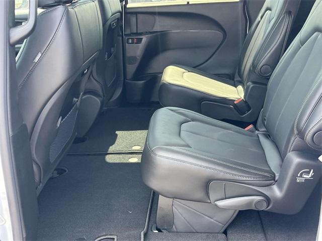 new 2025 Chrysler Pacifica car, priced at $44,717