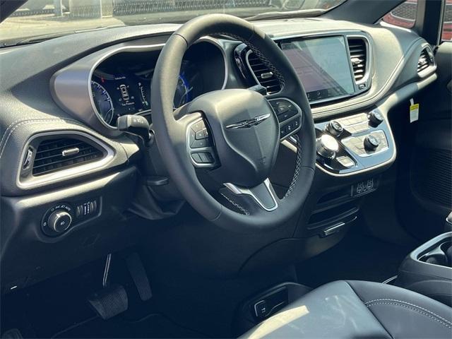 new 2025 Chrysler Pacifica car, priced at $44,717