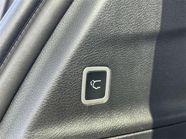 new 2025 Chrysler Pacifica car, priced at $44,717