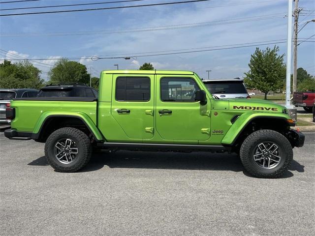 new 2025 Jeep Gladiator car, priced at $59,567