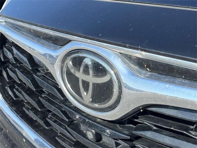 used 2021 Toyota Highlander car, priced at $37,000