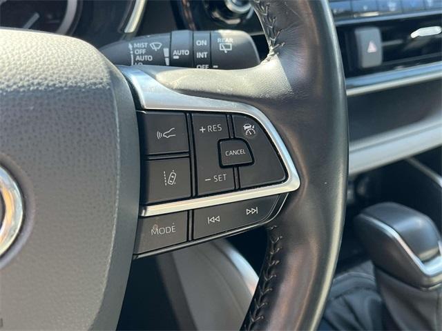 used 2021 Toyota Highlander car, priced at $37,000