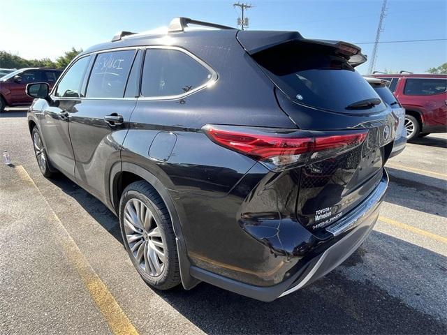 used 2021 Toyota Highlander car, priced at $37,000