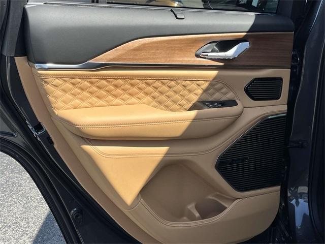 new 2025 Jeep Grand Cherokee car, priced at $66,140