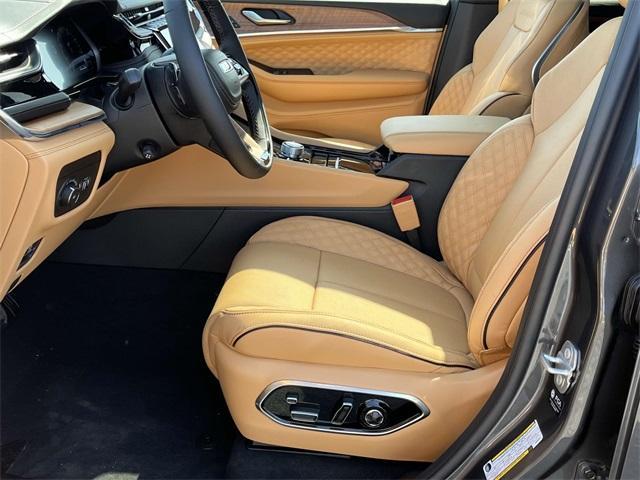 new 2025 Jeep Grand Cherokee car, priced at $66,140